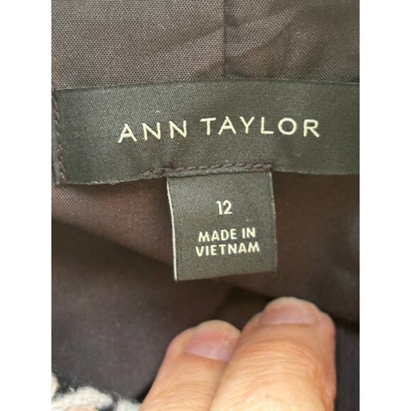 Ann Taylor houndstooth Jacket, classic, ladylike, equestrian, polished casual - Picture 5 of 6